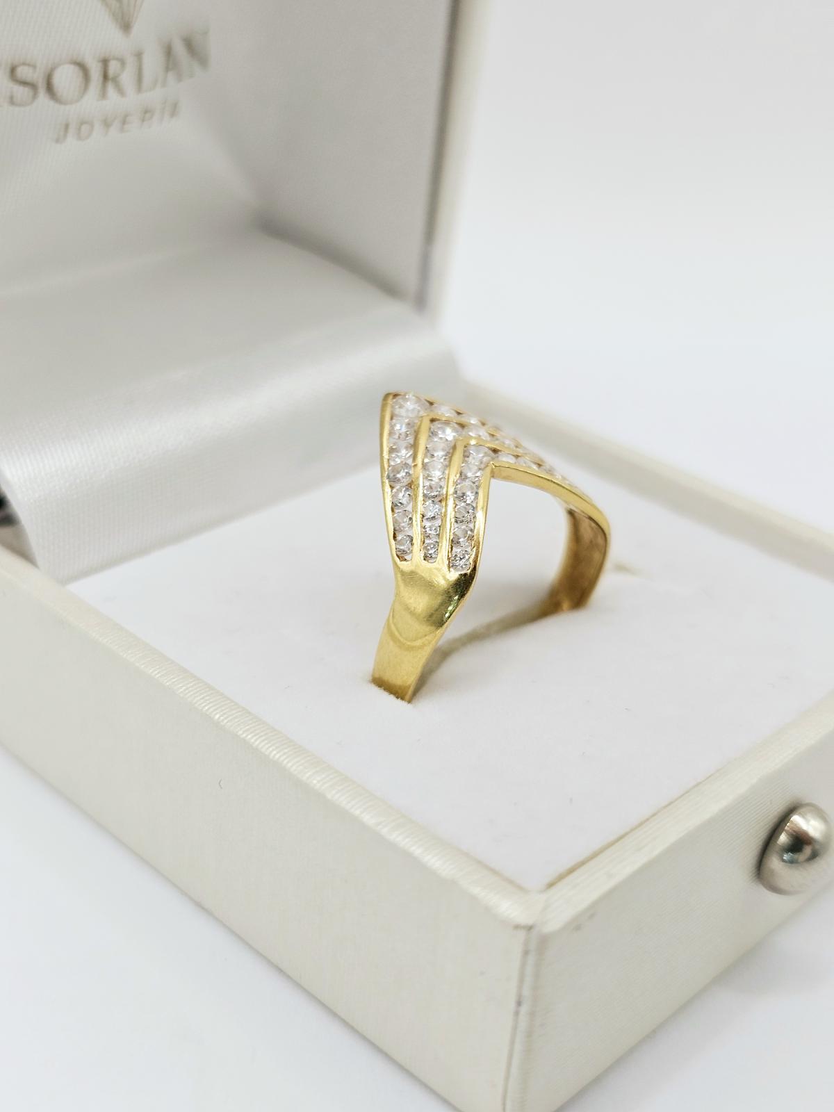 ANILLO 3 V CON CIRCONES N16 - Imagen 3