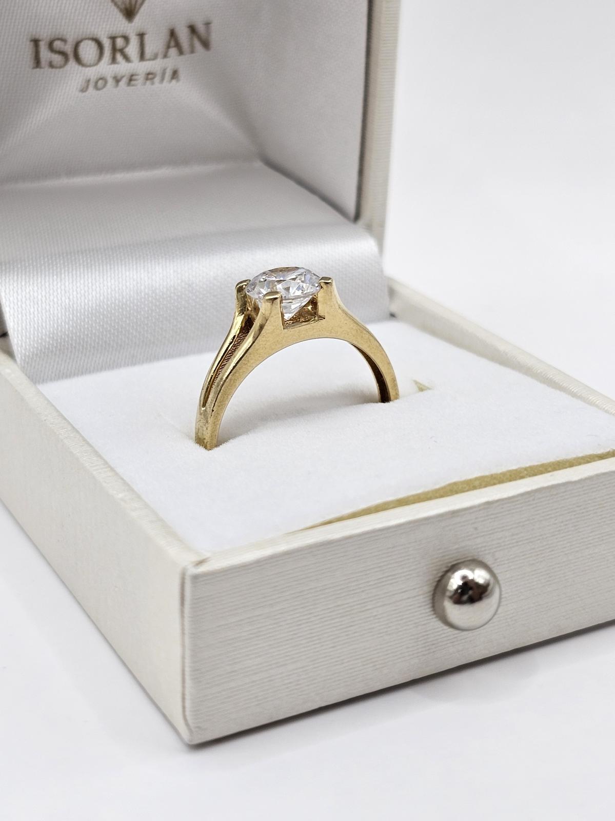 ANILLO COMPROMISO CON CIRCON CENTRAL N17,5 - Imagen 2