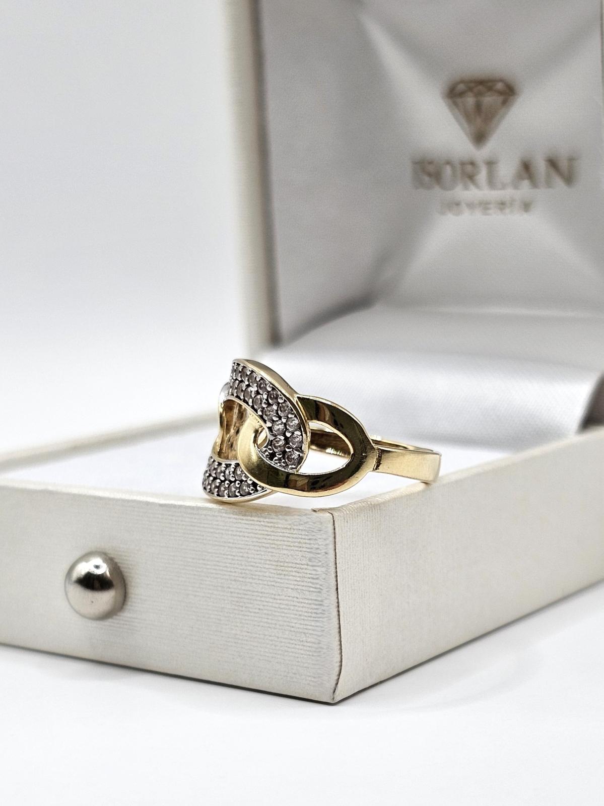 ANILLO CON DISEÑO OVALADO CON CIRCONES N10,6 - Imagen 3