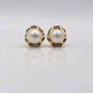 PENDIENTES CON PERLA Y CIRCONES CIERRE OMEGA