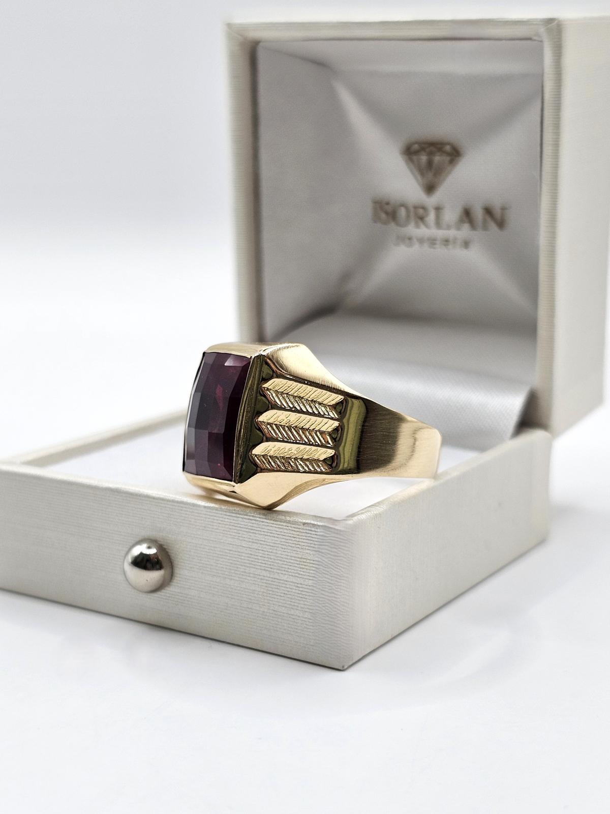ANILLO PIEDRA ROJA CON DISEÑO LATERAL N29,5 - Imagen 3