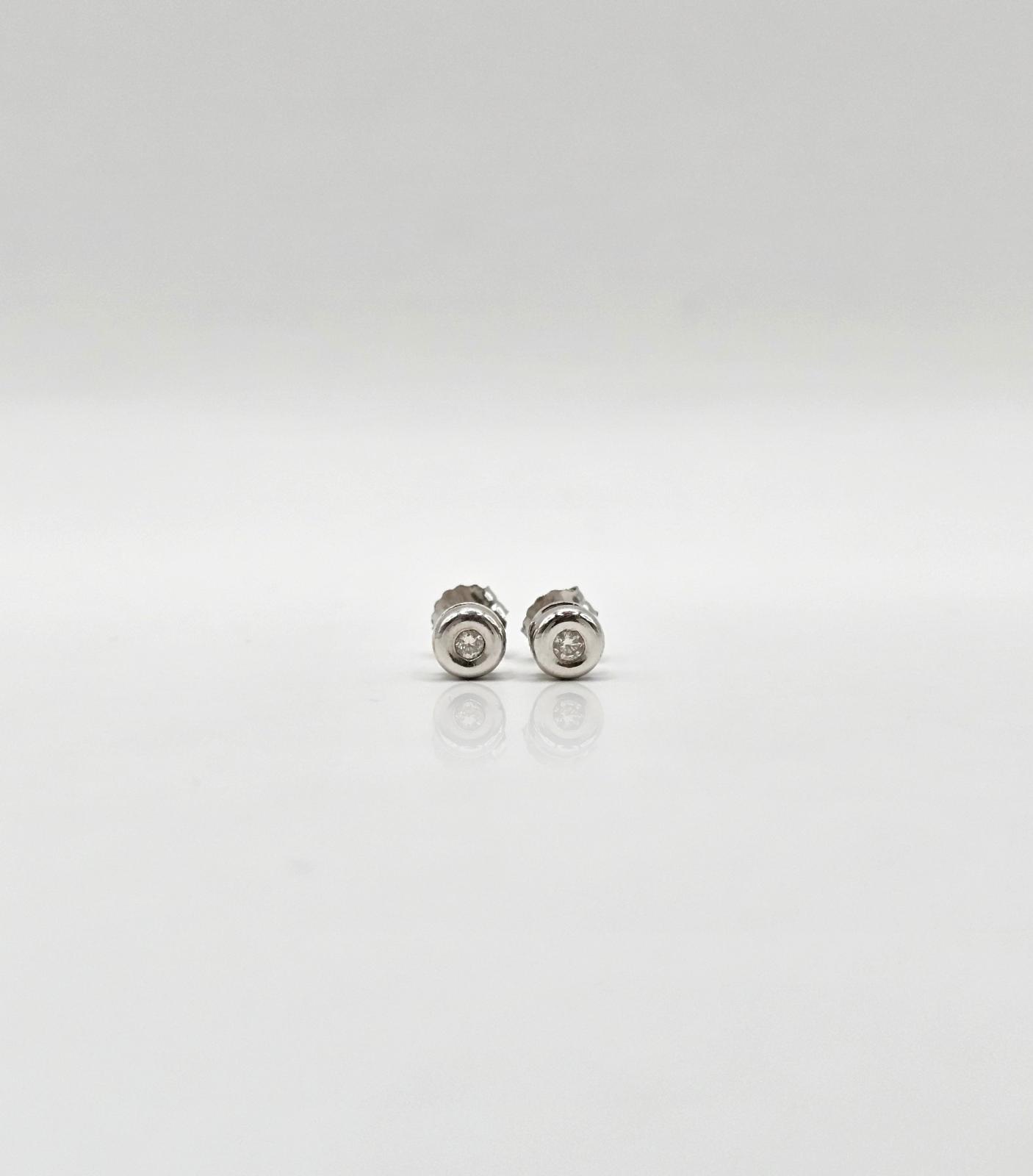 TOPITOS ORO BLANCO CON DIAMANTE CENTRAL